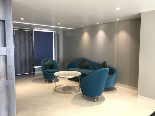 Sterling Pushkar, Lobby sitting area