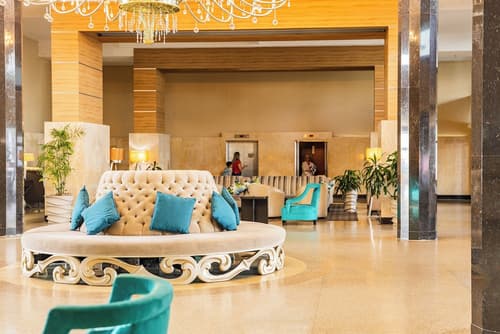 Sherry Frontenac Oceanfront Hotel, Lobby