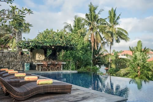 Tirta Arum, Primary image