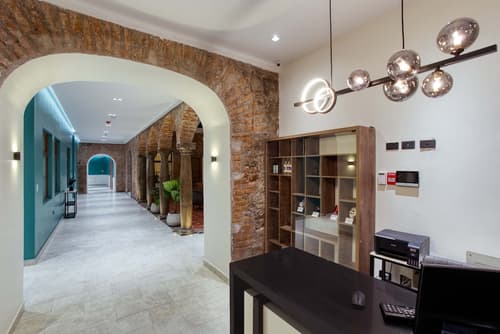 Wanderlot- Hotel Plaza Central, Reception