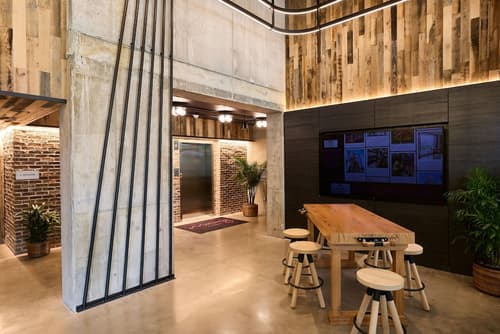 Moxy Charleston Downtown, Lobby lounge