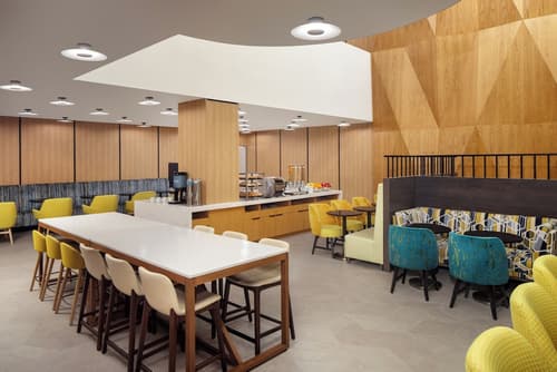 Home2 Suites By Hilton New York Times Square, Breakfast area