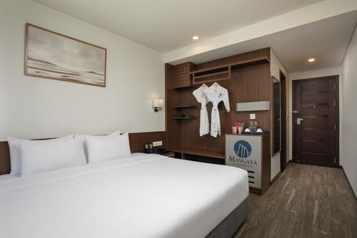 Mangata Beachfront Hotel, Room