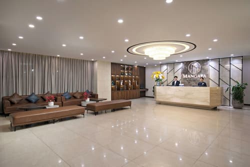 Mangata Beachfront Hotel, Reception