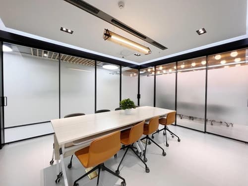 Cloudy International Apartment, Business center