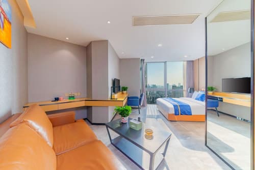 Cloudy International Apartment, Room