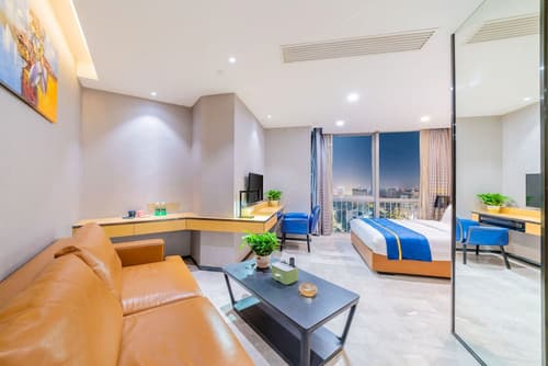 Cloudy International Apartment, Room