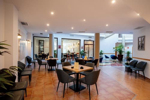 Hotel Hacienda Santa Barbara, Lobby sitting area