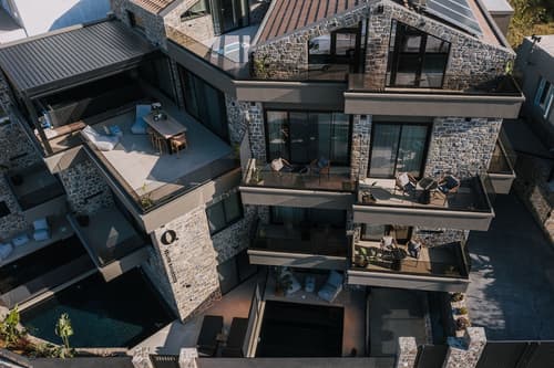 Opal Executive Suites, Primary image