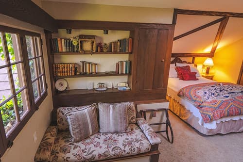 Old Monterey Inn