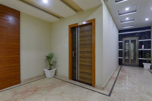 FabHotel Super 3 Premium - 800m from Kashi Vishwanath Temple, Lobby