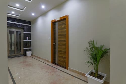 FabHotel Super 3 Premium - 800m from Kashi Vishwanath Temple, Lobby