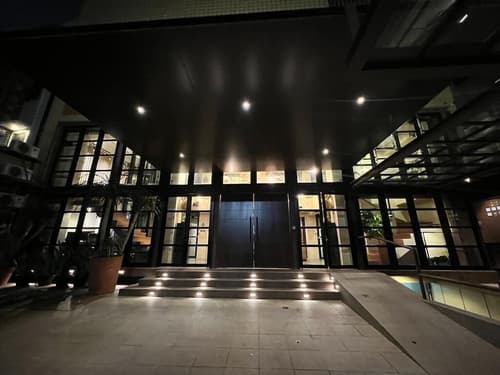 Choska Residence, Primary image