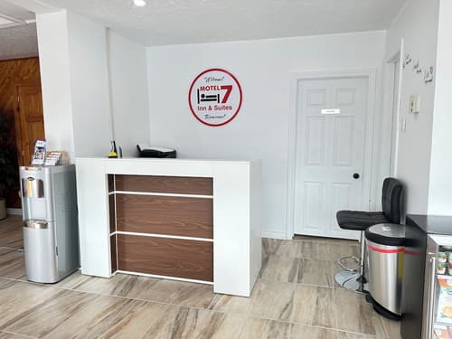 Motel 7 Inn & Suites, Reception