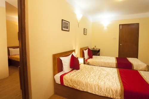 Royal Astoria Hotel, Room