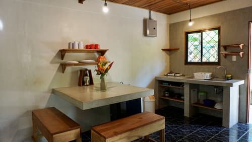 Don Jons Lodge -Surf & Yoga