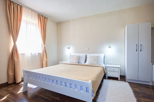 Green lakes house 2, Room