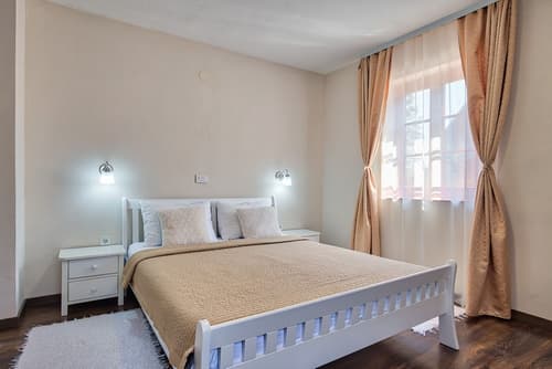 Green lakes house 2, Room