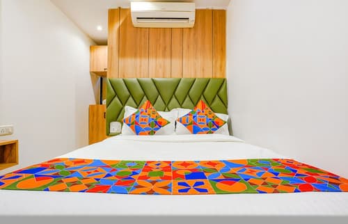 Fabexpress New Deepak, Room