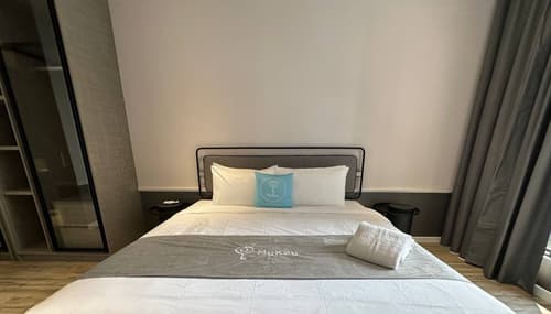 Millerz Square by Mykey