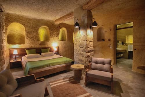 1811 Cave Hotel, Room