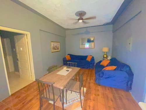 A taste of Jamaica Lavern place, Room