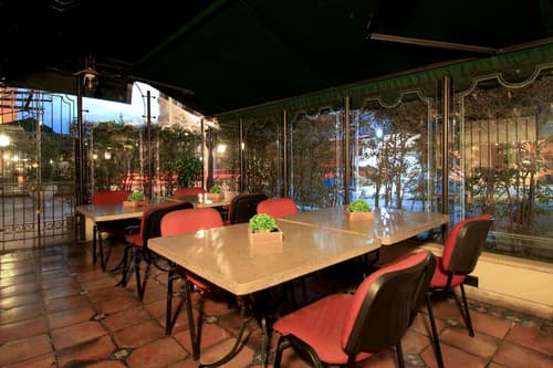 Hotel Windsor House Inn By GEH Suites