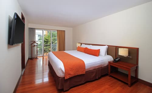 Hotel Windsor House Inn By GEH Suites