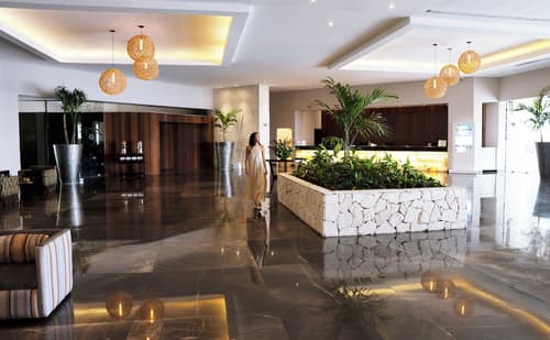 Grand Oasis Riviera, Reception