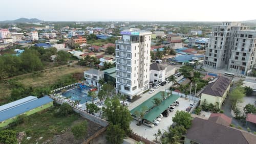 Romano Hotel, Primary image