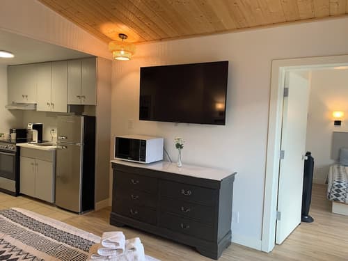 Destination Inn, Room