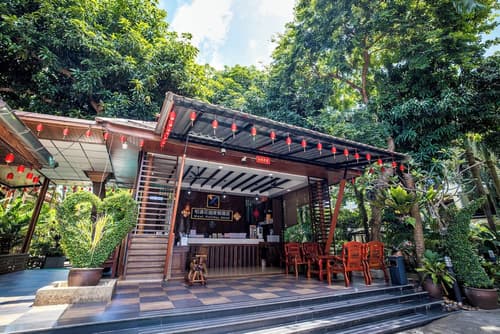 Meet Holiday Hotel, Reception