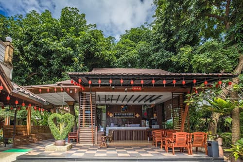 Meet Holiday Hotel, Reception