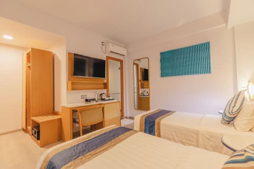 UMET Seaview Hotel Roundtrip Airport Pick up and drop off, Reception