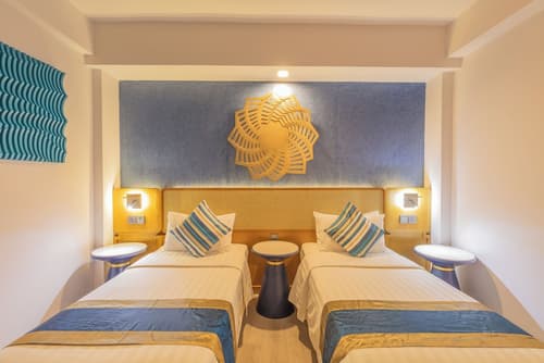 UMET Seaview Hotel Roundtrip Airport Pick up and drop off, Reception