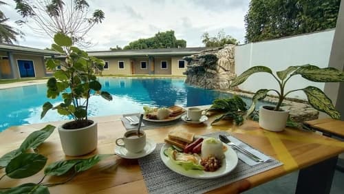 Hidden Lagoon Resort, Breakfast meal