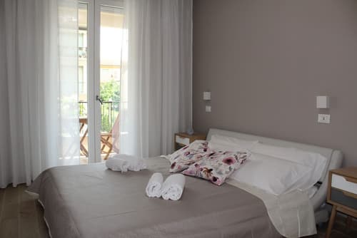 Aurora BnB, Primary image