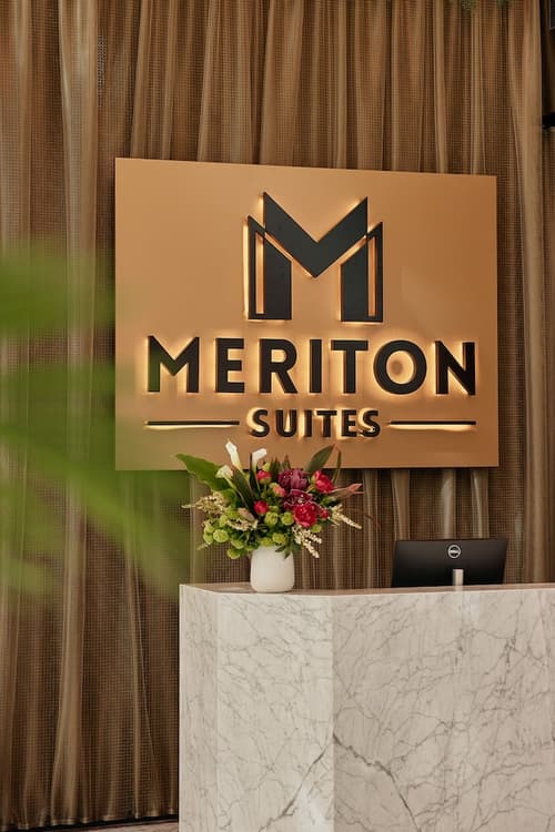 Meriton Suites Melbourne, Reception