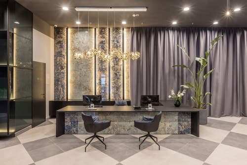 Cora Hotel, Reception