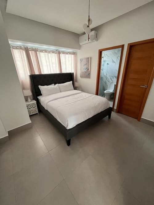 Central Suites Tower, Room