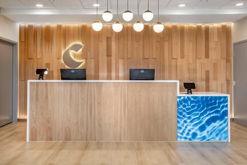 Comfort Inn & Suites Newark Liberty International Airport