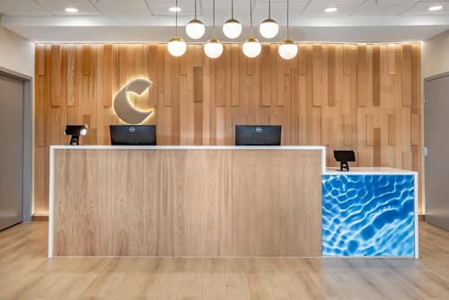 Comfort Inn & Suites Newark Liberty International Airport, Lobby