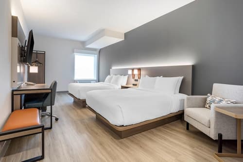 Comfort Inn & Suites Newark Liberty International Airport, Room