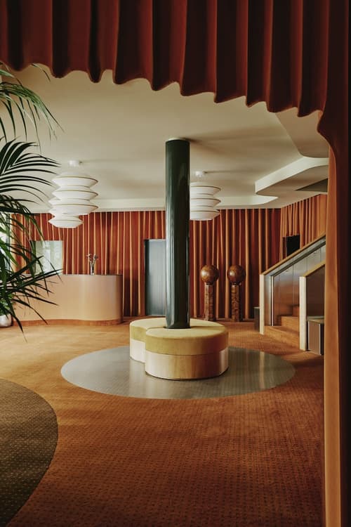 Locke Am Platz Zurich, Reception