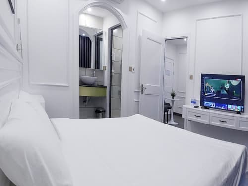 Amy Hotel And Apartment Hue, Room