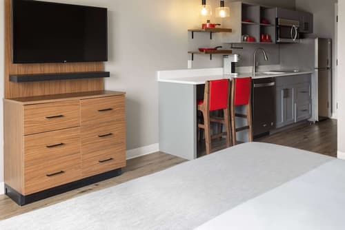 Hawthorn Extended Stay by Wyndham Williston/Burlington, Room