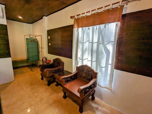 Ziggy Stardust, Room