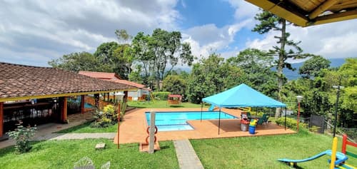 El Gran Chaparral, Pool