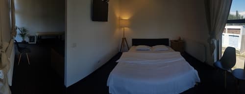 Casa Drumeţului, Room