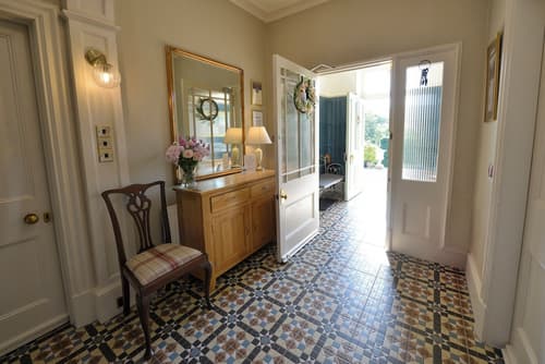 The Poplars Guest House, Reception